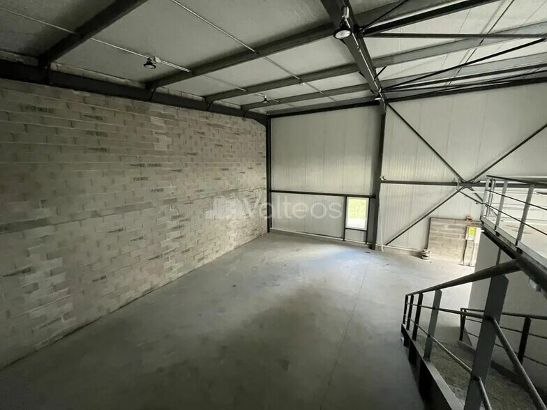 Local d’activités dans Labarthe-sur-Lèze à louer - Photo de l’immeuble – Image 3 sur 6