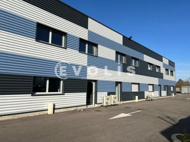 Plus de détails pour Local d’activités à vendre