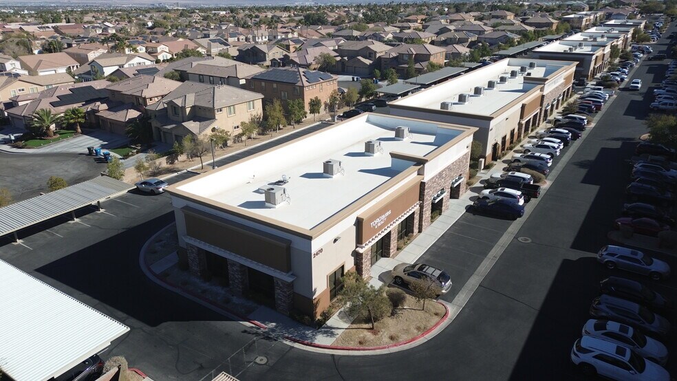 2470 W Horizon Ridge Pky, Henderson, NV à louer - Photo de l’immeuble – Image 3 sur 26