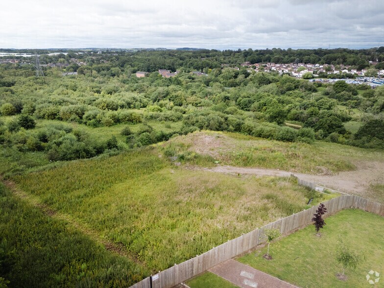 Leonard Way, Oldham à vendre - Aérien – Image 3 sur 4