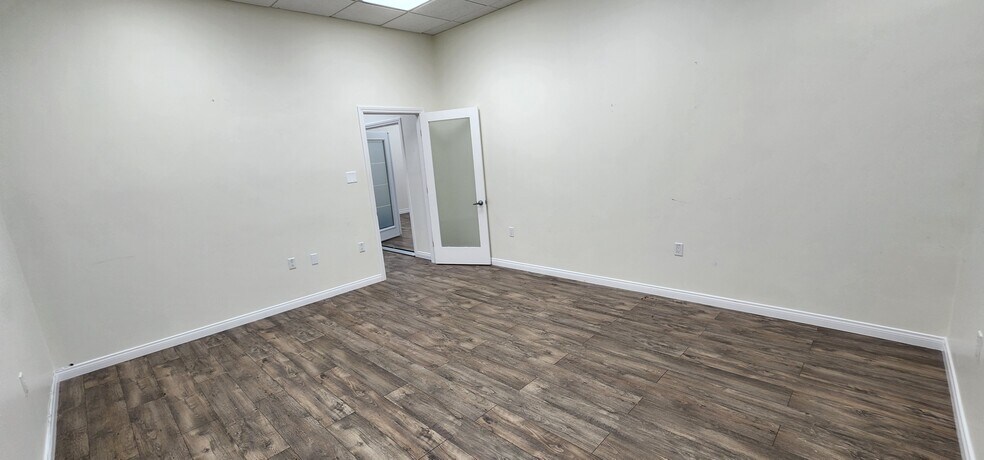 117 S Louise St, Glendale, CA à louer - Photo de l’immeuble – Image 2 sur 7