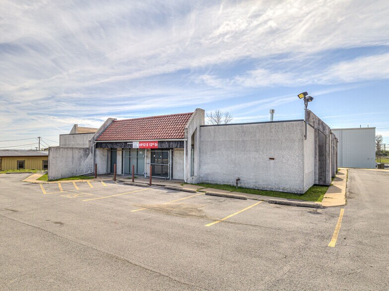 6912 E 12th St, Tulsa, OK à vendre - Photo de l’immeuble – Image 2 sur 6