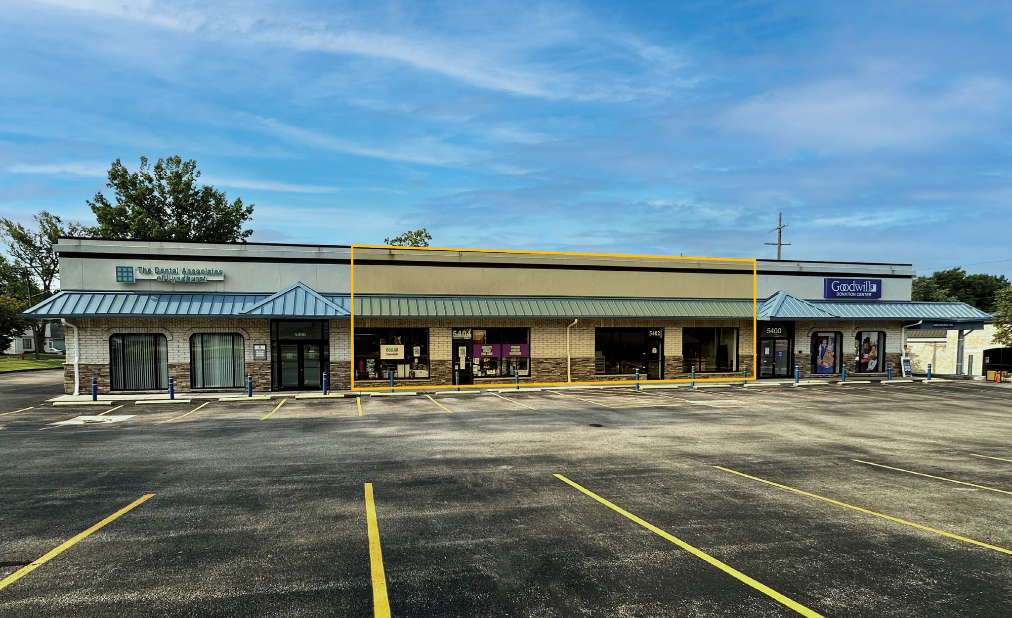 5400-5404 Mayfield Rd, Lyndhurst, OH à louer Photo de l’immeuble– Image 1 sur 1