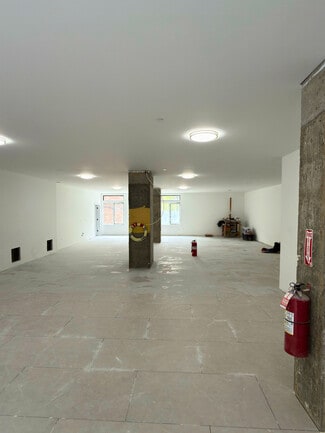 Plus de détails pour 40 W 167th St, Bronx, NY - Bureau/Médical à louer