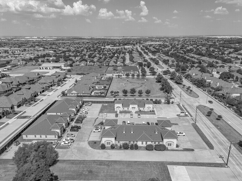 11751 Alta Vista Rd, Fort Worth, TX à louer - Photo de l’immeuble – Image 2 sur 26