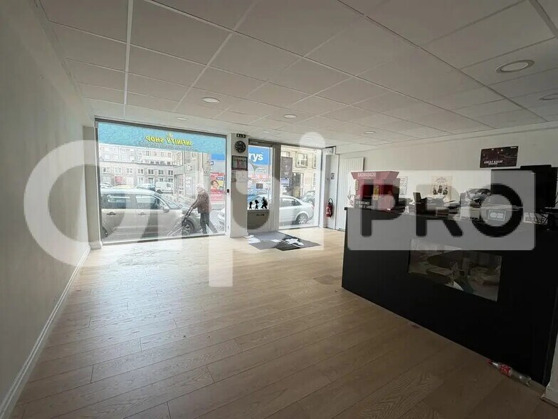 Local commercial dans Le Havre à louer - Photo de l’immeuble – Image 3 sur 7
