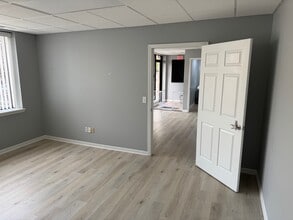 13417-13423 W Star Dr, Shelby Township, MI à louer Photo de l’immeuble– Image 2 sur 4