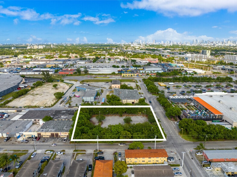 955 SE 12th St, Hialeah, FL à vendre - Photo principale – Image 1 sur 6