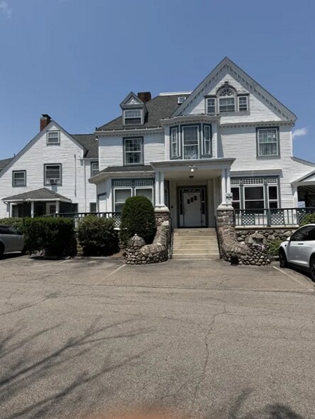 490 N Main St, Randolph, MA à vendre - Photo de l’immeuble – Image 1 sur 3