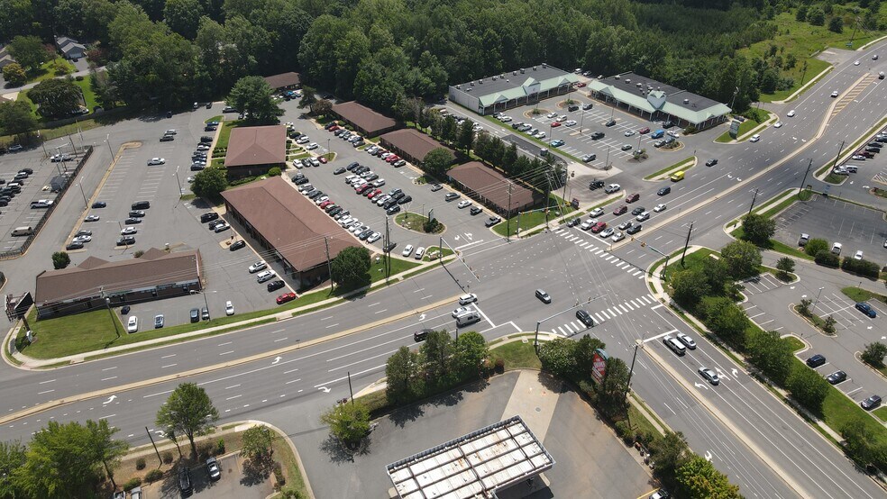385 Garrisonville Rd, Stafford, VA à louer - Photo de l’immeuble – Image 3 sur 3