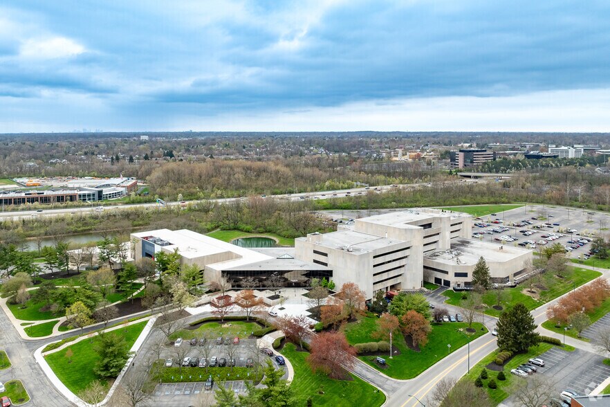 800 Brooksedge Blvd, Westerville, OH à louer - Photo de l’immeuble – Image 2 sur 6