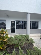 3825 Investment Ln, West Palm Beach, FL à louer Photo intérieure– Image 2 sur 5