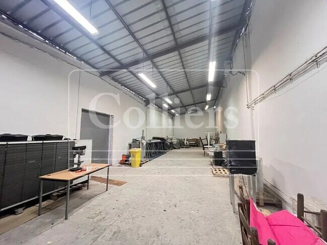 Plus de détails pour Bureau, Local d'activités à louer