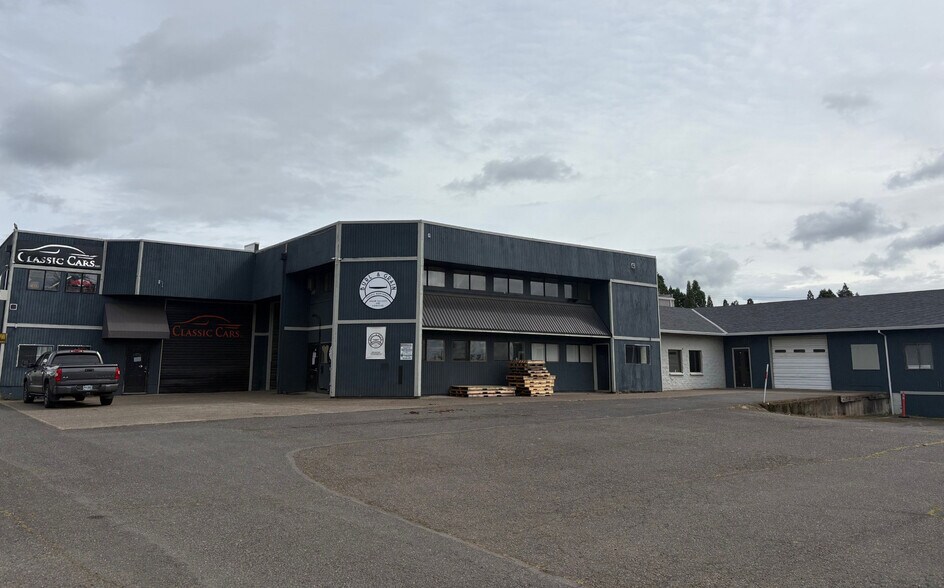 215 SW Wood St, Hillsboro, OR à vendre - Photo de l’immeuble – Image 1 sur 3