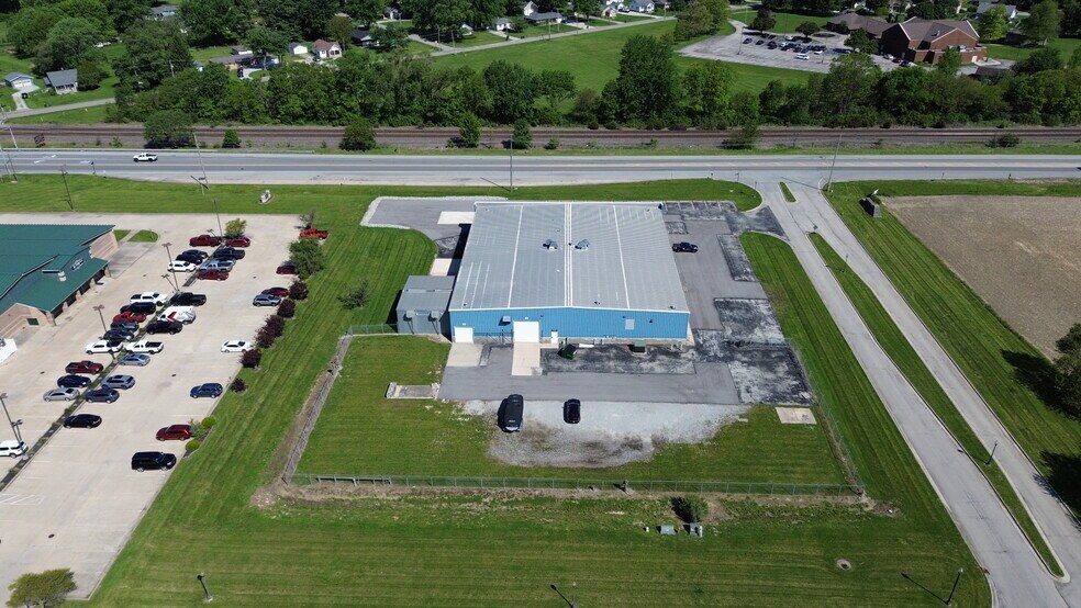 8252 S State Road 67, Pendleton, IN à louer - Photo de l’immeuble – Image 3 sur 3
