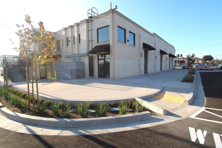 3250 Glendale Blvd, Los Angeles, CA à louer - Photo de l’immeuble – Image 2 sur 4