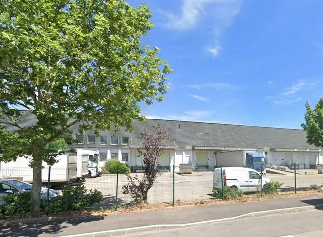 Plus de détails pour 7 Rue André Sentuc, Vénissieux - Bureau, Industriel/Logistique à louer