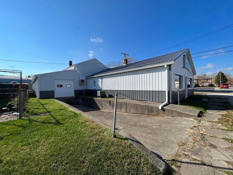 56 E Jefferson St, Spencer, IN à vendre - Photo de l’immeuble – Image 2 sur 15