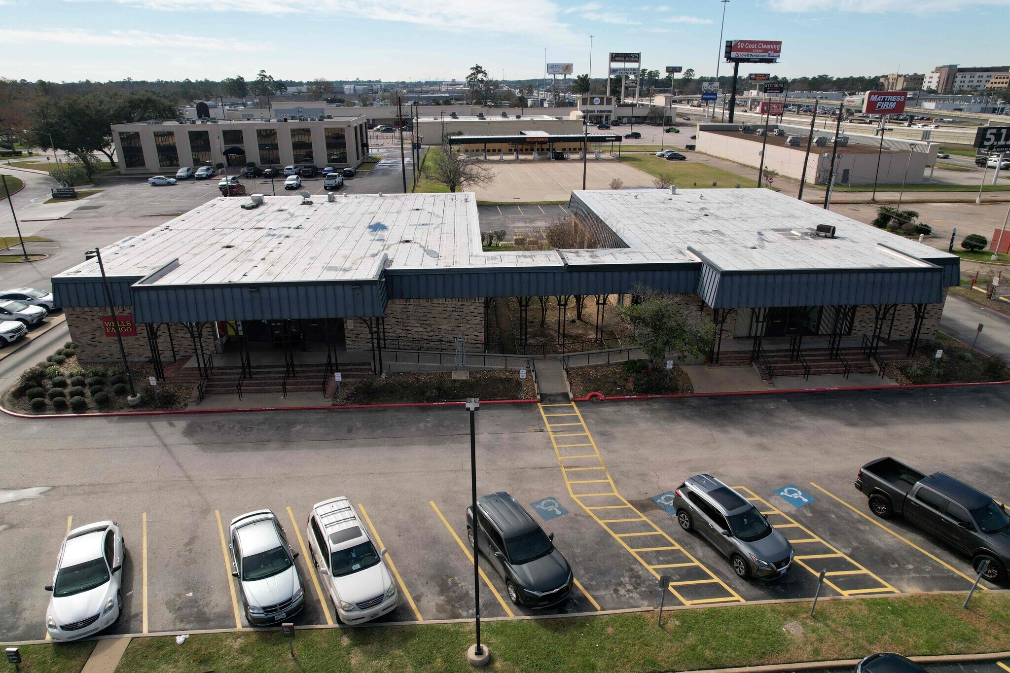 125 W Main St, Humble, TX à vendre Photo de l’immeuble– Image 1 sur 2
