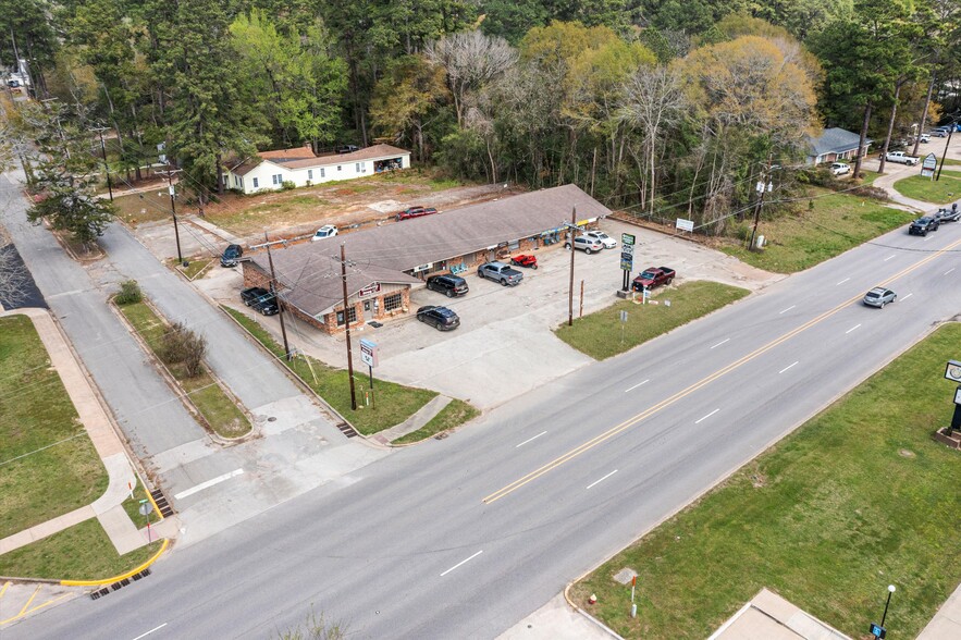 1002 W Bluff St, Woodville, TX à vendre - Photo de l’immeuble – Image 3 sur 8