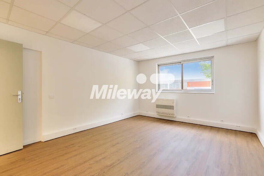 19 Rue Du Compas, SAINT-OUEN-L'AUMONE à louer - Photo de l’immeuble – Image 3 sur 8