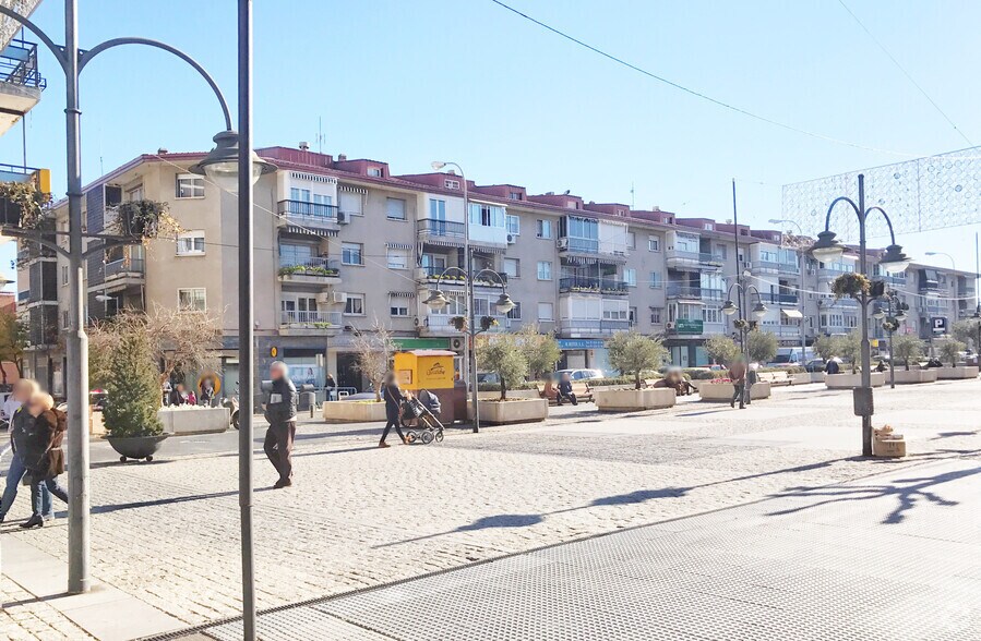 Plaza Cristóbal Colón, 1, Majadahonda, Madrid à louer - Photo de l’immeuble – Image 2 sur 2