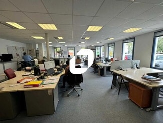 Plus de détails pour 5 Rue Hans List, Croissy-sur-Seine - Bureau à louer