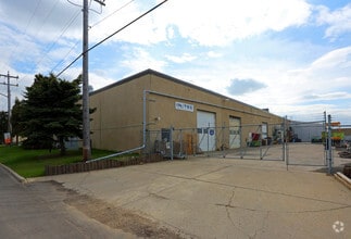 4238-4258 93 St NW, Edmonton, AB à louer Photo de l’immeuble– Image 2 sur 10