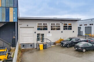 Plus de détails pour 3905 2nd Ave, Burnaby, BC - Local d’activités à vendre