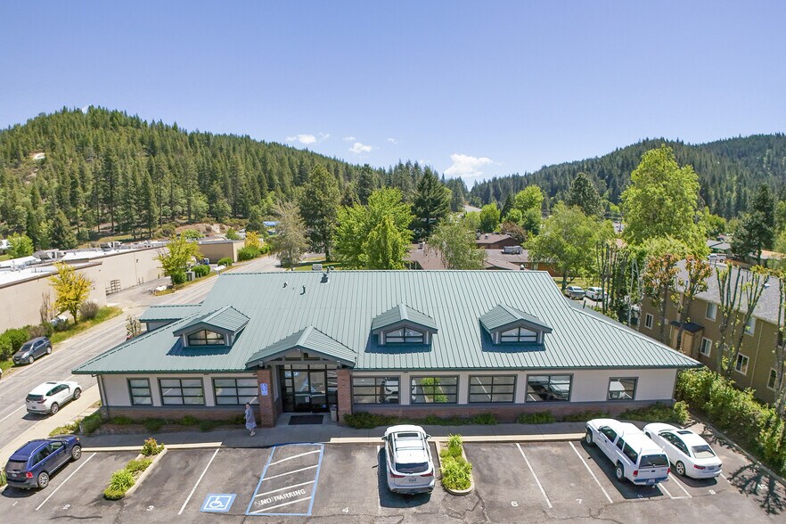 32 E Central Ave, Quincy, CA à vendre - Photo de l’immeuble – Image 3 sur 6