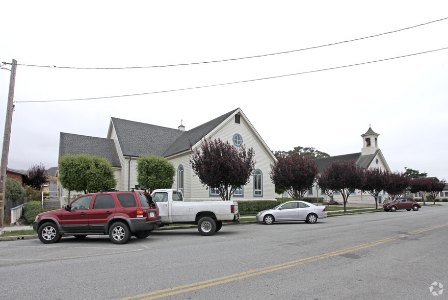 777 Miramontes St, Half Moon Bay, CA à louer - Photo de l’immeuble – Image 2 sur 2