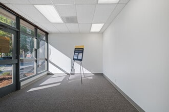 4002-4014 148th Ave NE, Redmond, WA à louer Photo intérieure– Image 1 sur 25