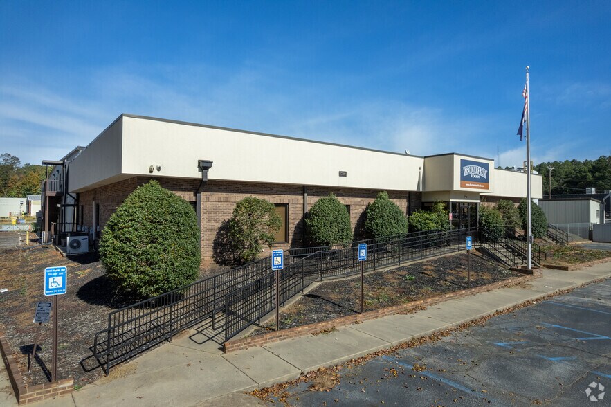 211 Pine Rd, Easley, SC à vendre - Photo de l’immeuble – Image 1 sur 37