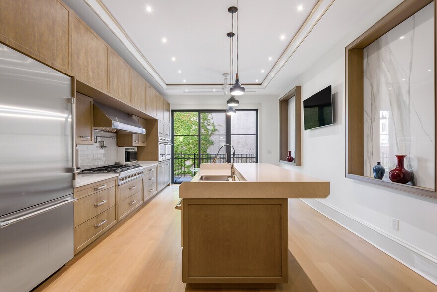425 Convent Ave, New York, NY à vendre - Photo de l’immeuble – Image 3 sur 17