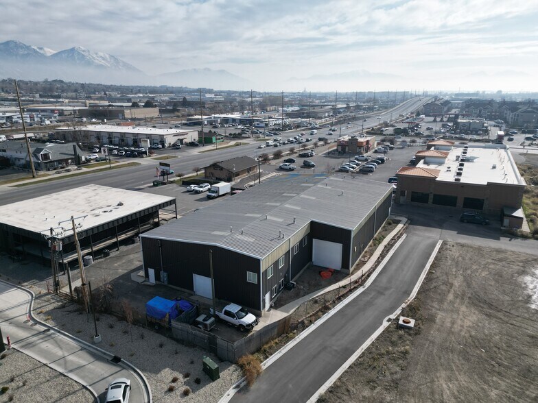 111 N Geneva Rd, Vineyard, UT à louer - Photo de l’immeuble – Image 2 sur 15