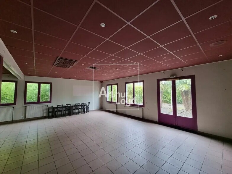 3 Place Des Moines, Nemours à louer - Photo de l’immeuble – Image 3 sur 8