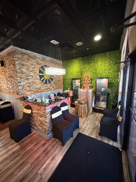 14690-14710 Tamiami Trl N, Naples, FL à louer - Photo intérieure – Image 3 sur 12