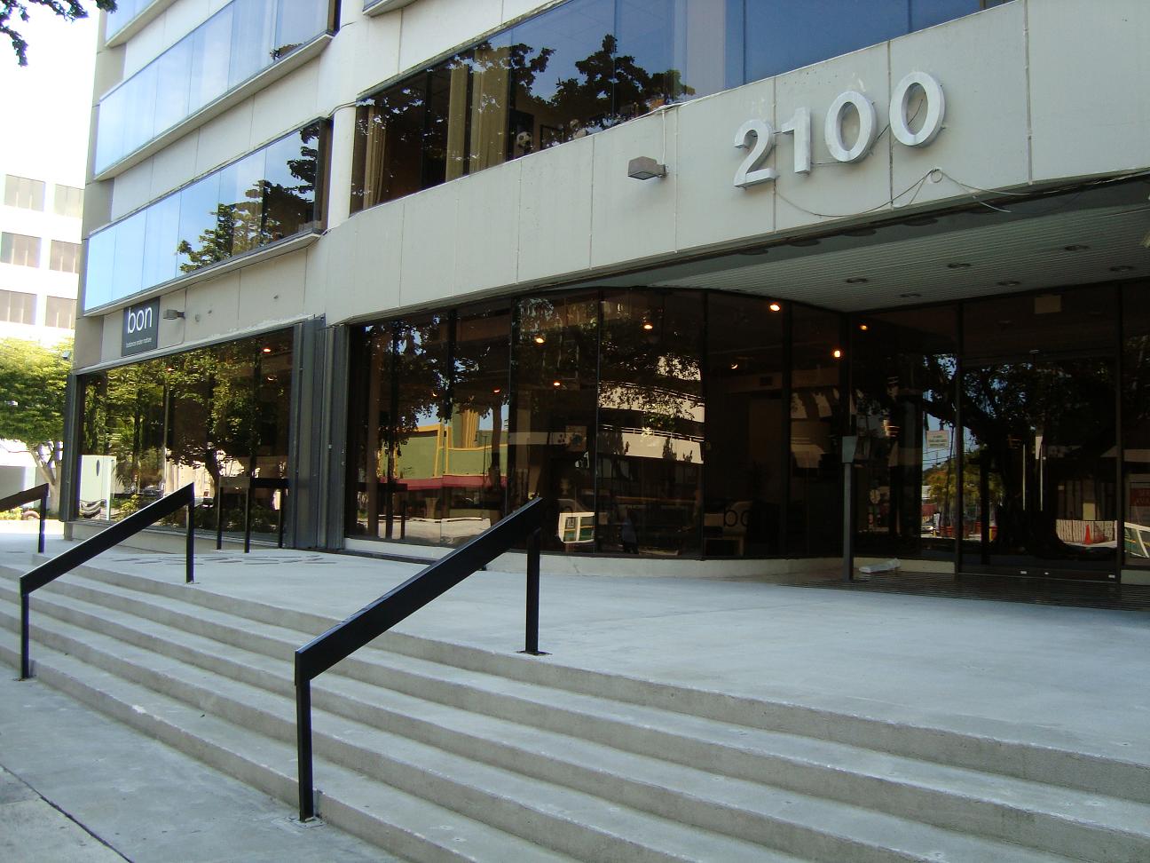 2100 Coral Way, Miami, FL à louer Photo principale– Image 1 sur 10