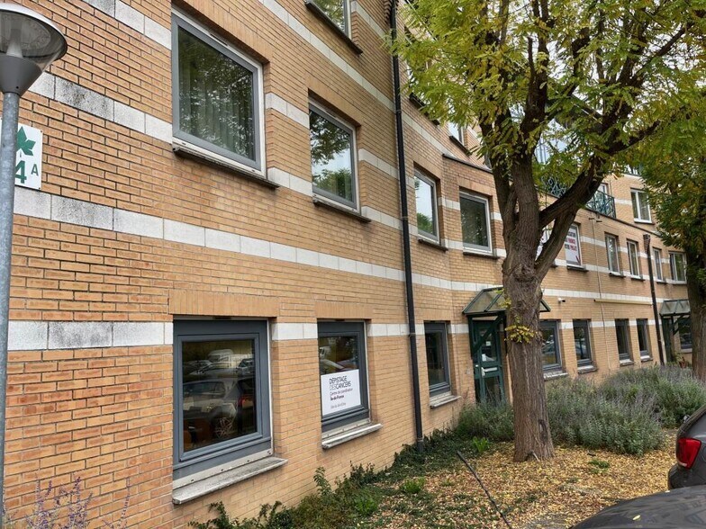 Avenue Du Centaure, Cergy à vendre - Photo de l’immeuble – Image 2 sur 14