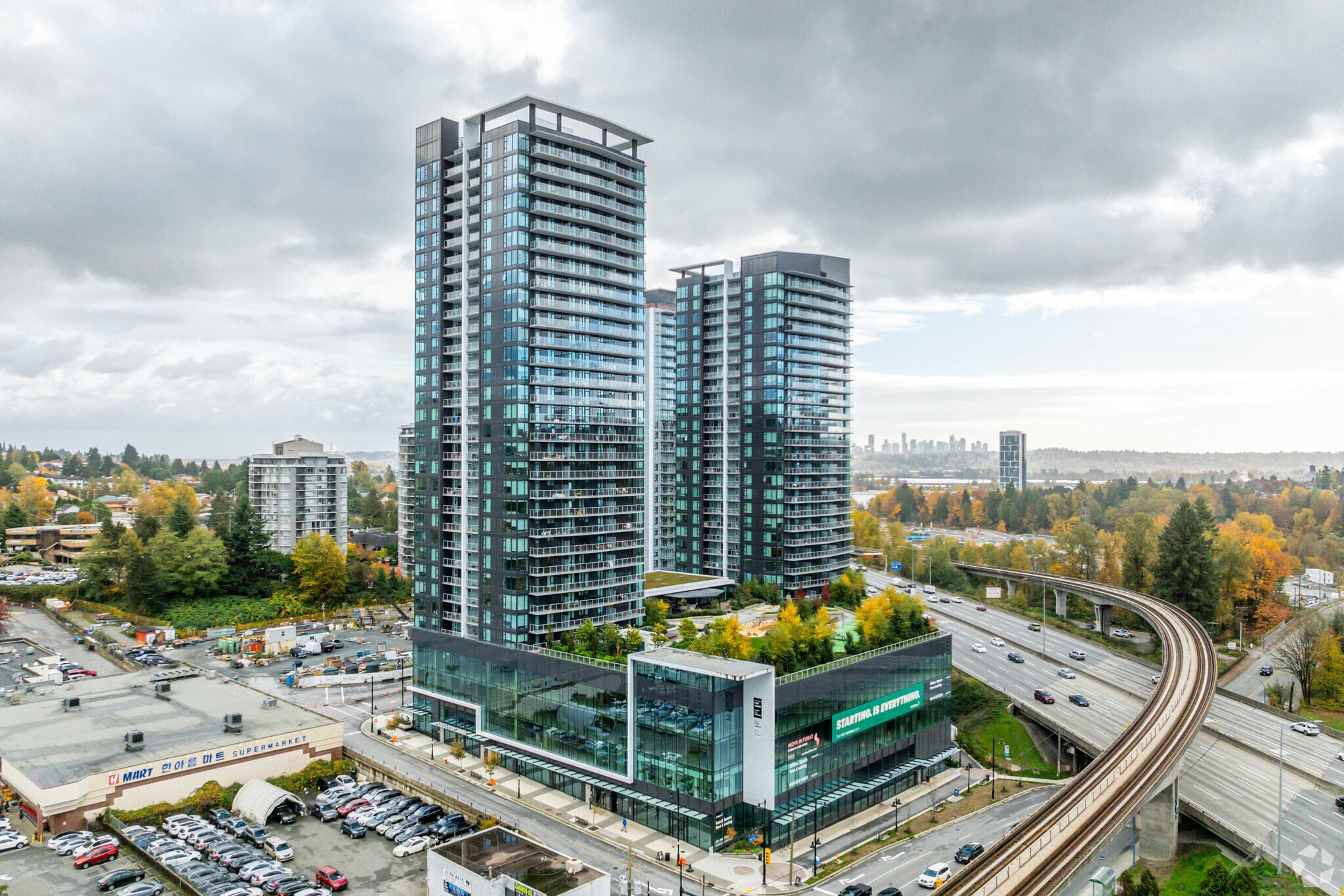 317 North Rd, Coquitlam, BC à louer Photo principale– Image 1 sur 5