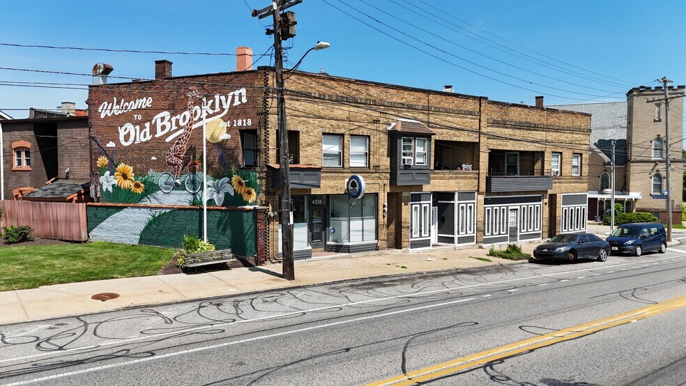 4316 Pearl Rd, Cleveland, OH à vendre - Photo de l’immeuble – Image 1 sur 4