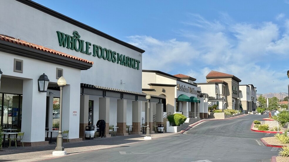 8825-8975 W Charleston Blvd, Las Vegas, NV à louer - Photo principale – Image 1 sur 21