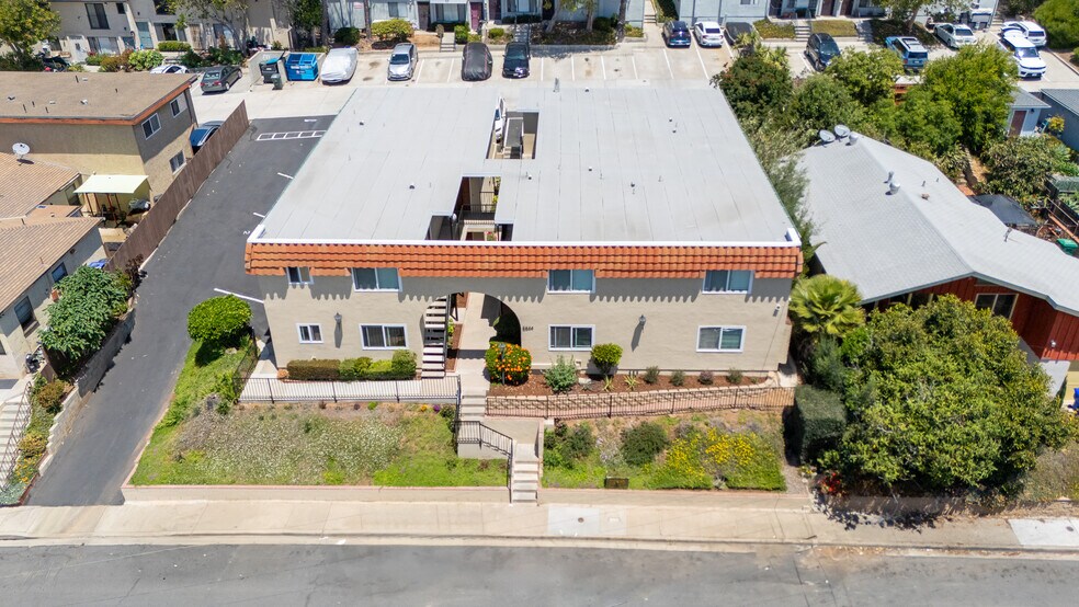 5844 Riley St, San Diego, CA à vendre - Photo de l’immeuble – Image 3 sur 47