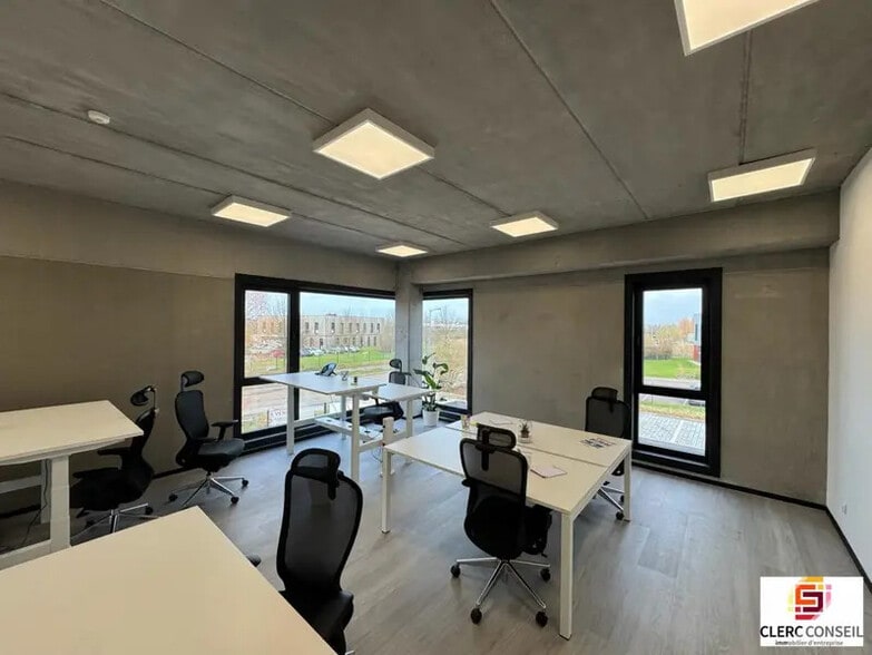 Bureau dans Saint-Martin-du-Vivier à louer - Photo intérieure – Image 3 sur 29