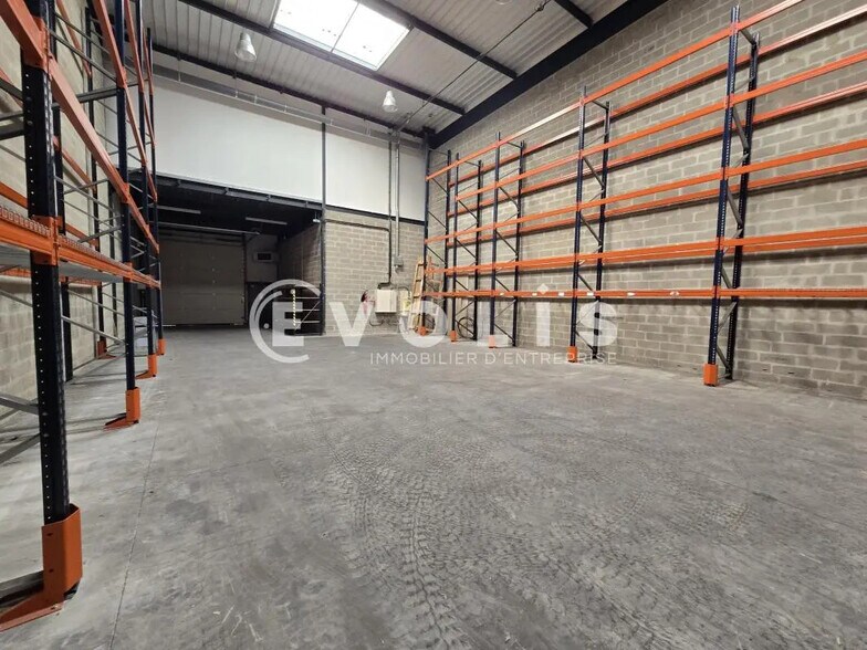 Local d’activités dans Villebon-sur-Yvette à louer - Photo intérieure – Image 2 sur 8