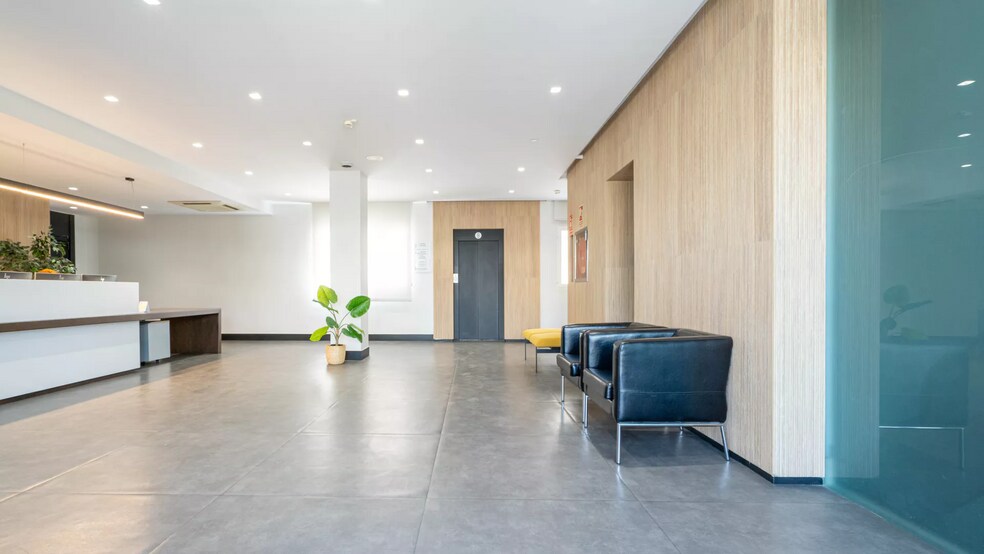 Bureau dans Alcobendas, Madrid à louer - Hall d’entrée – Image 1 sur 19