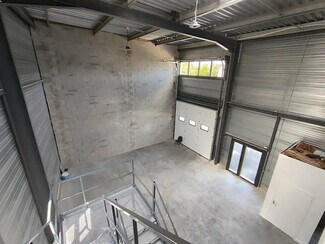 Plus de détails pour Local d'activités à louer