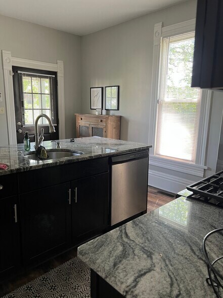 611-613 E 11th Ave, Columbus, OH à vendre - Photo intérieure – Image 3 sur 7
