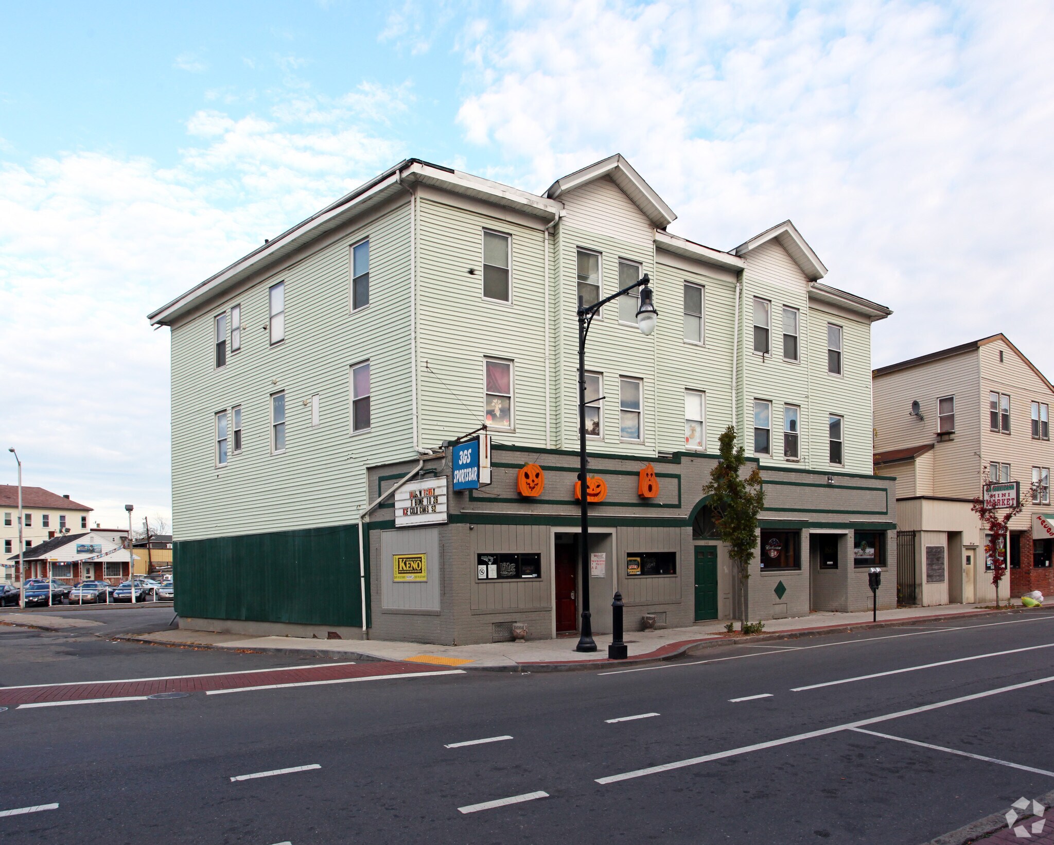 148-152 Millbury St, Worcester, MA à vendre Photo principale– Image 1 sur 20