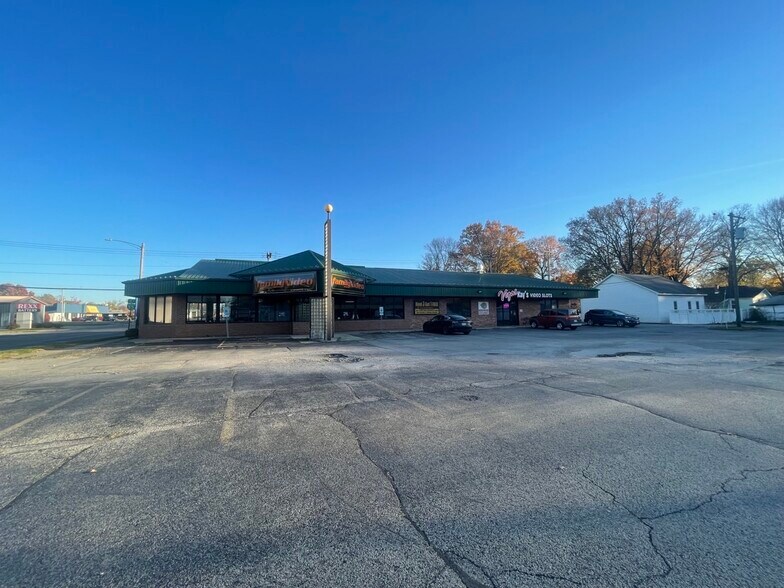 429 Keokuk St, Lincoln, IL à louer - Photo de l’immeuble – Image 3 sur 8